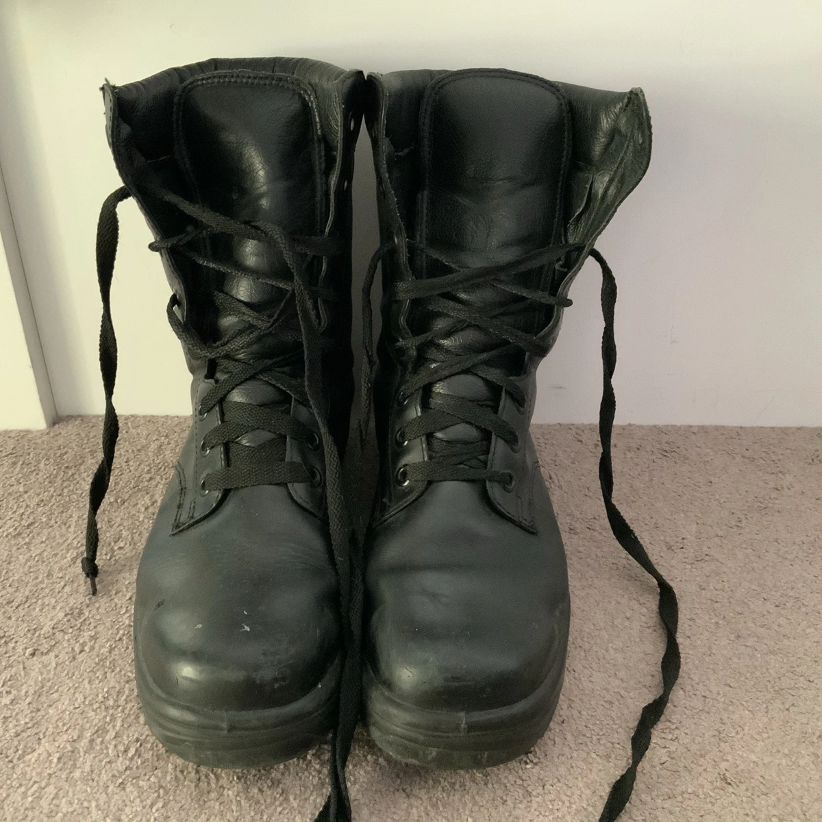 BATA Boots‎ Mens 41 Size 8 Water Resistant Black Leather BATA BUNNY BOOTS all sizes material ? the strongest  main image 2
