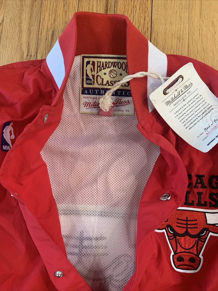 Authentic Warm Up Jacket Chicago Bulls 1996-97 - Shop Mitchell