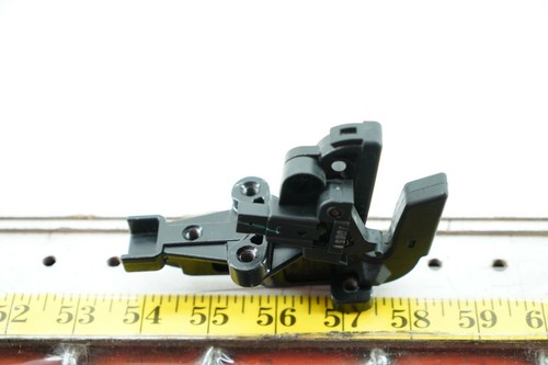 Mercedes W209 04-09 Right - Convertible Roof Top Lock Latch Catch Actuator - Picture 9 of 9
