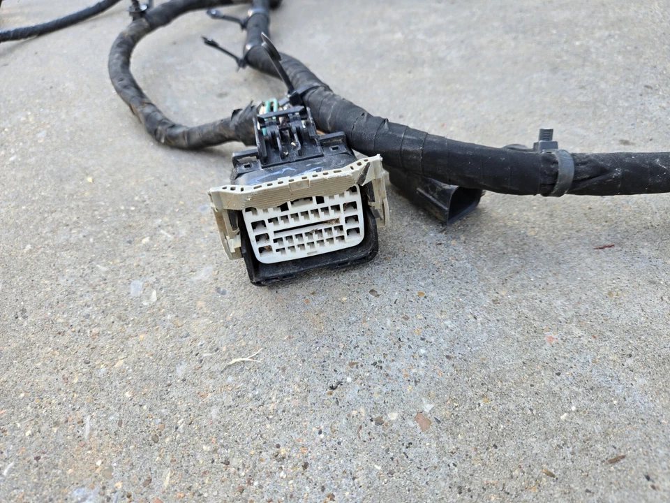 Dodge Ram 2500 3500 2014 4x4 Cummins 6,7 diésel marco trasero arnés de desgaste OEM  Foto 3 de 4