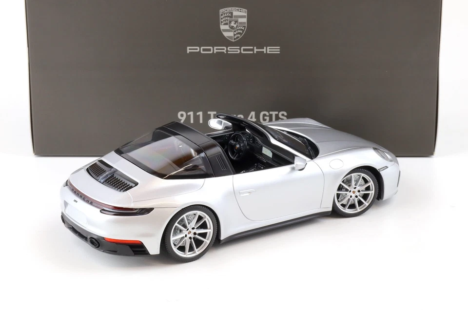 1:18 Minichamps Porsche 911 (992) Targa 4 GTS GT-Argento Metallico WAP DEALER - Immagine 3 di 4