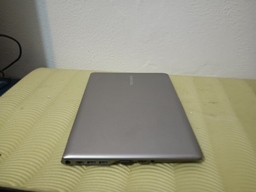 SAMSUNG NP530U QUAD I5-3317U 8gb 14" 128gb ssd m2 WIN11 - Foto 5 di 8