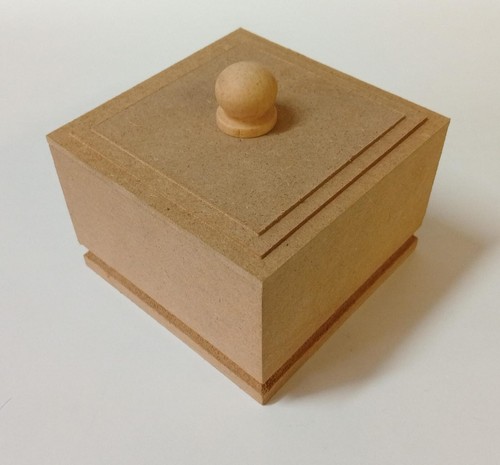 Scatola con Coperchio In Legno per Decoupage 11 x 11 x 7.5 cm Ferrario - Foto 4 di 9