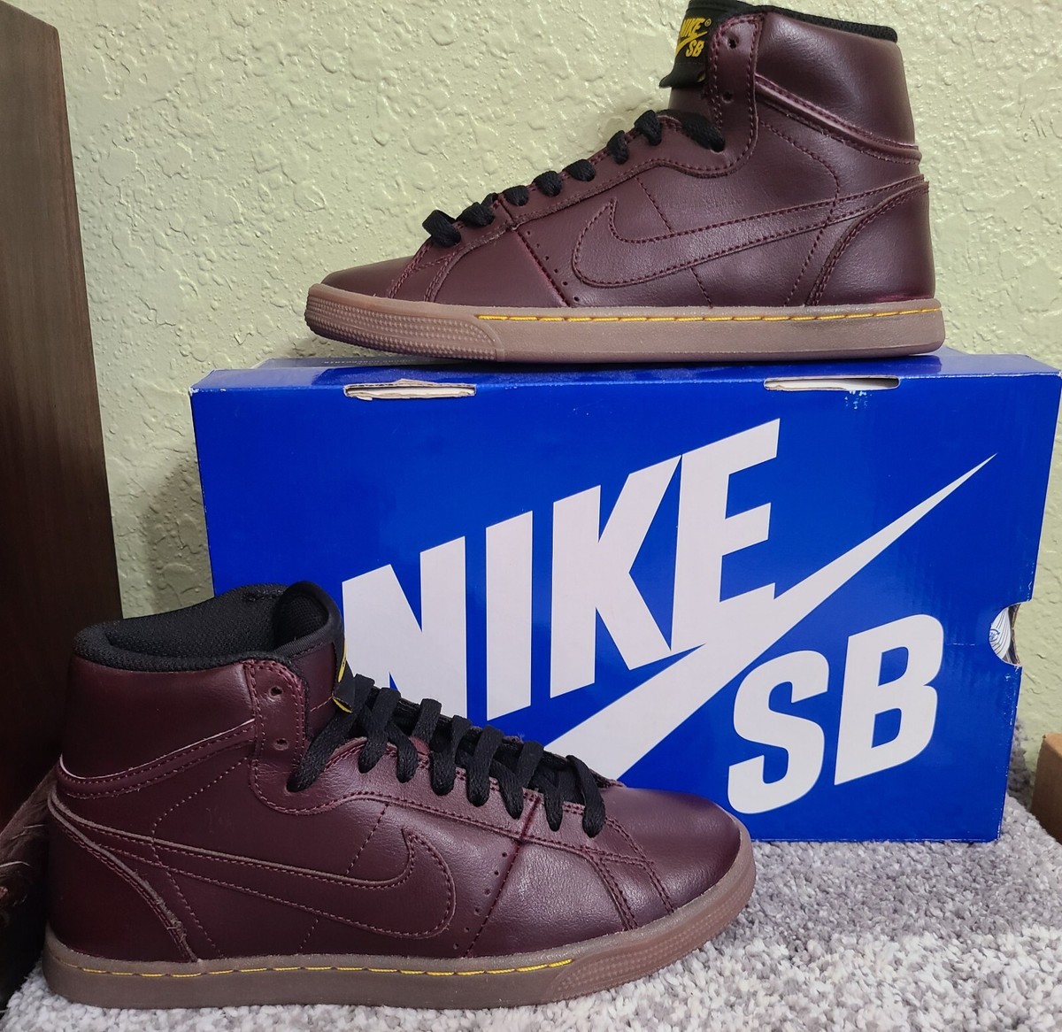 Nike Zoom Classic High SB Burgundy High Top Skateboard Shoes Size w/box