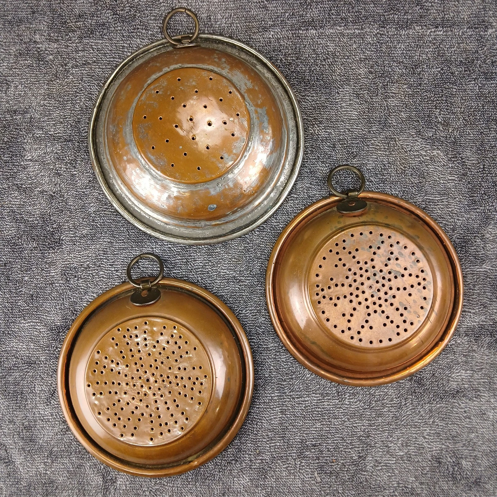 Vtg Copper Tin Colander Strainer Set 3 Hanging Ring Cottage Rustic Farmhouse