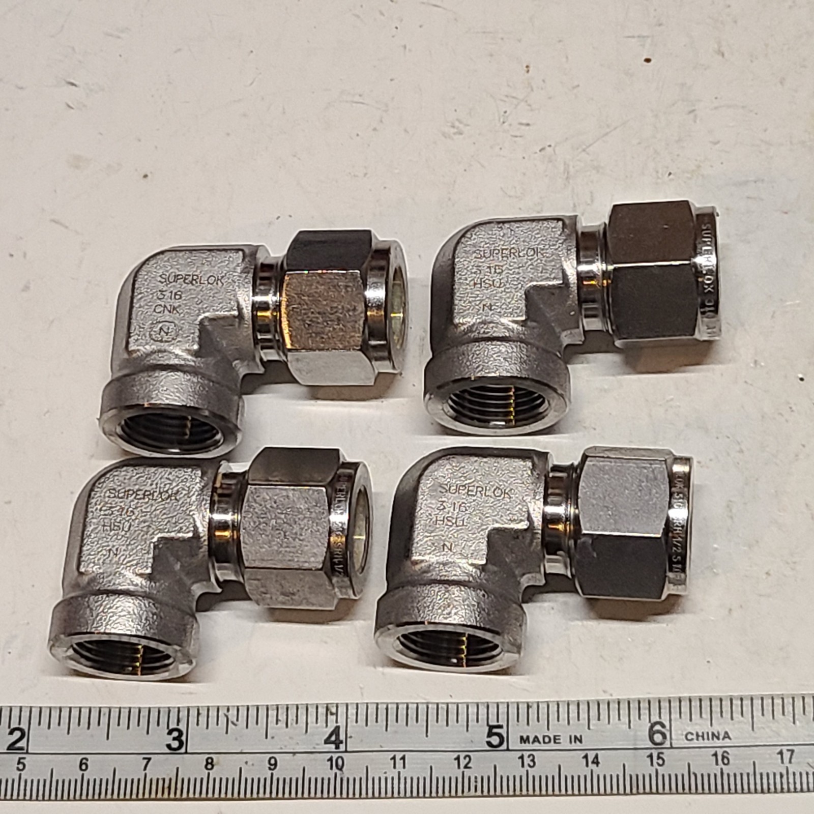 Lot of 4 Superlok 1/2" Tube x 3/8" FNPT Elbows Instrumentation Fitting