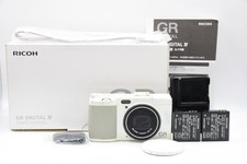 RICOH GR DIGITAL IV White Edition 10000 Limited Digital Camera Battery Charger