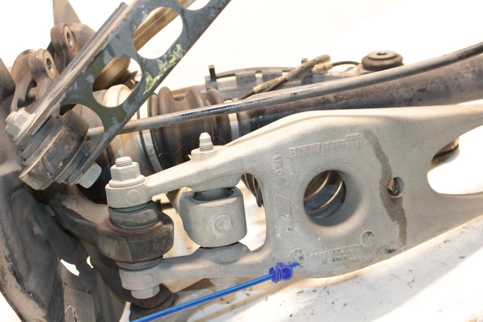 08-13 BMW M3 Passenger Right Rear Suspension Assembly with Electronic Damping - Изображение 3 из 4