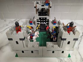 LEGO CASTLE Set #6080 King's Castle 1984 100% complete No Box Or Instructions