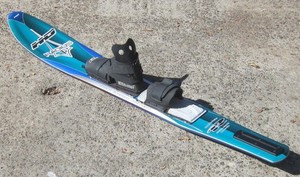 HO Dual RADIUS 1S Free Ride Series SLALOM WATERSKI sz Small BOOTS 62"