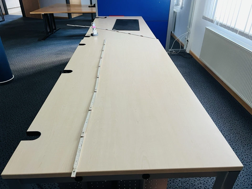 Neuwertiger Schreibtisch höhenverstellbar - Bild 2 von 4