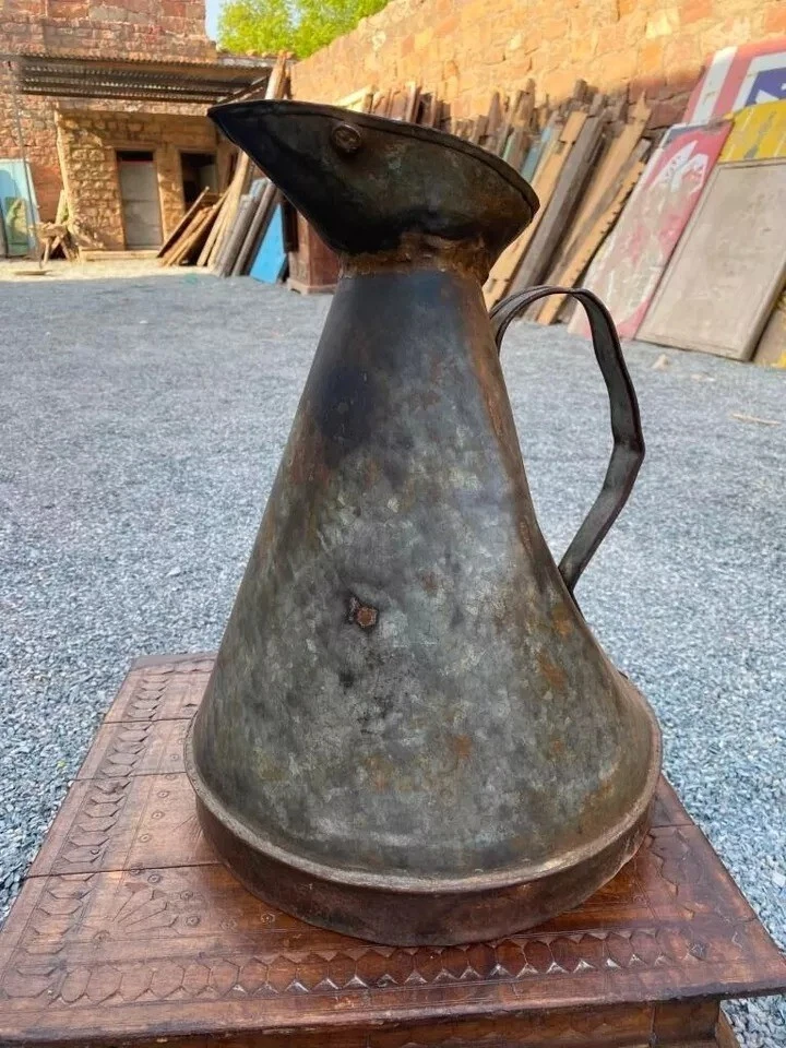 Antiguo despensador de frasco de aceite original de hierro forjado a mano hermosa forma Foto 3 de 4