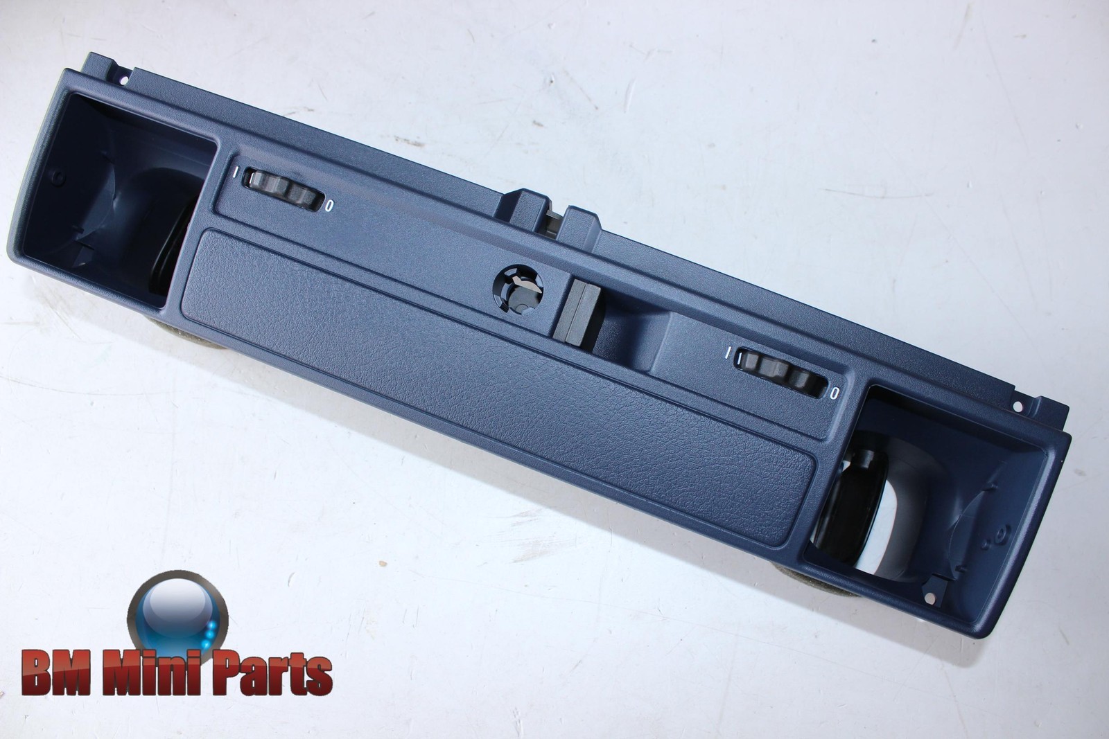 BMW Glove Box Cover with Grill and Lock ULTRAMARIN 64228390495 eBay