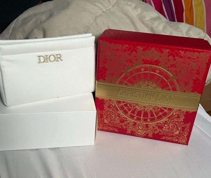 Lot pochette trousse Dior et boite année lunaire