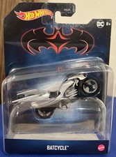 Hot Wheels Batman & Robin 1:50 Scale BATCYCLE Mattel 2021