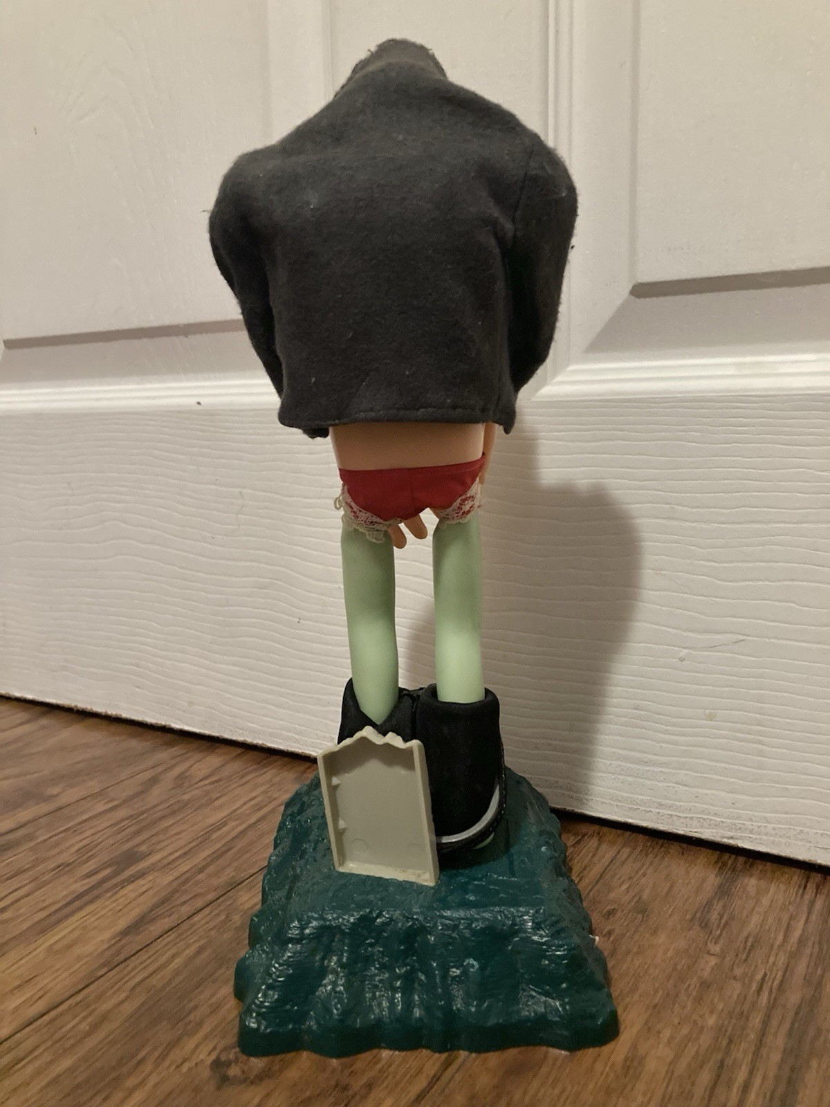 Vintage Halloween Blushing Frankenstein 1980 Poynter Products Monsters READ DESC