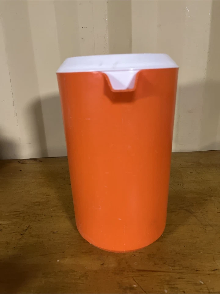 VINTAGE Rubbermaid Pitcher 2.25 Quart Orange Summer Drink Tea Kool-aid Lemonade - Image 4 of 4