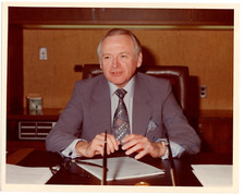 Philip Caldwell Signed Photo ca. 1979 / Autographed CEO Ford Motor Co