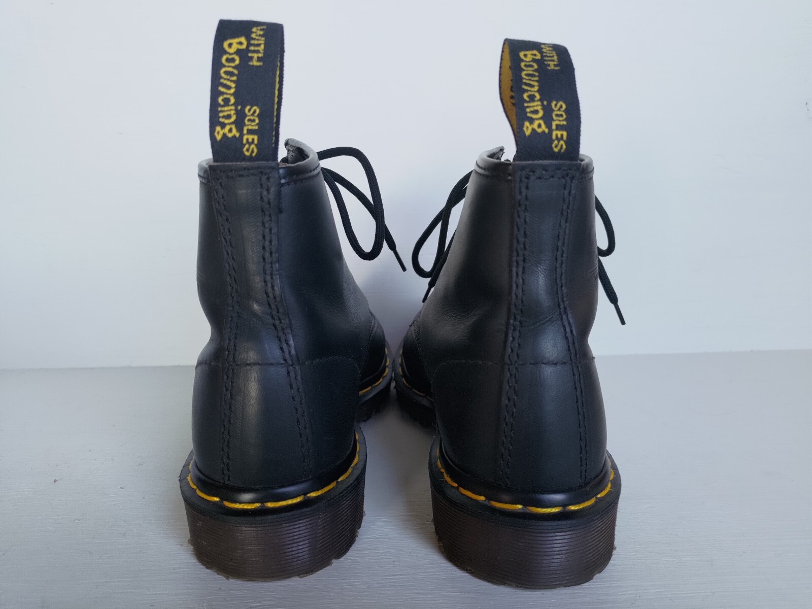 DR. MARTENS 6 EYE BLACK LEATHER BOOTS SIZE 6UK MADE I… Gem