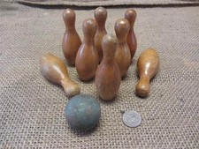 Vintage Miniature Bowling Pin Set Antique Wooden Old Bowl Wood Sport Game 8603