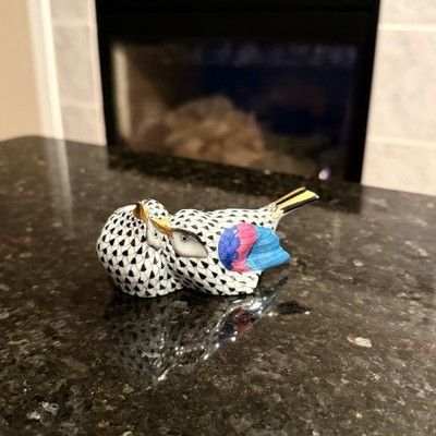   HEREND MINT Lovebirds Black Fishnet Love Bird Figurine RARE FLAWLESS  