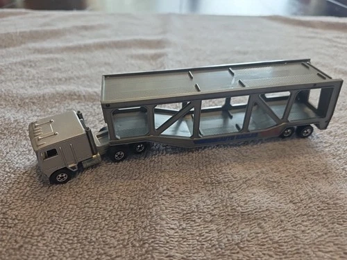 Vintage 1982 Mattel Hot Wheels Truck Co. Auto Car Transporter Action Set Silver
