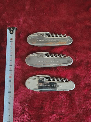 3 Bottle Openers 1960 HEIDSIECK & MONOPOLE - Made in France - Rusty - 1 LOT