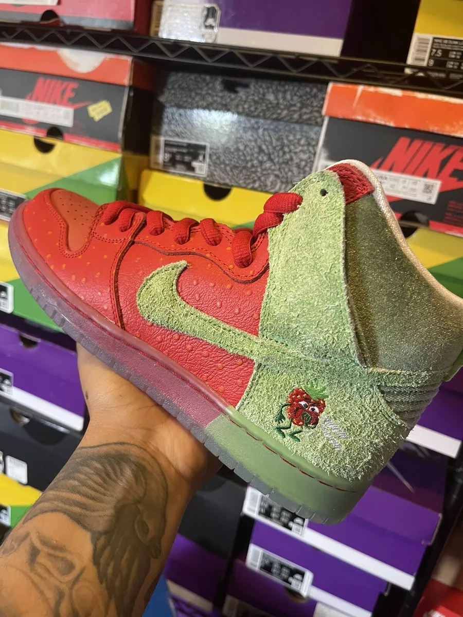 Size 8.5 - Nike SB Dunk High Strawberry Cough NEW OG ALL