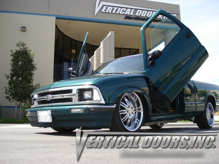 Vertical Doors Inc. Bolt-On Lambo Kit for Chevrolet S10 94-04
