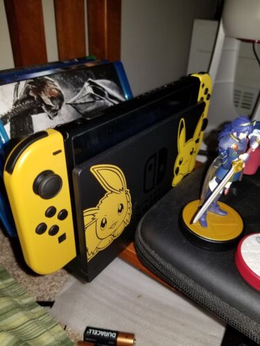 Nintendo Switch Console Let's Go Pikachu! + Poke Ball Plus Nintendo Switch Console Let's Go Pikachu! + Poke Ball Plus