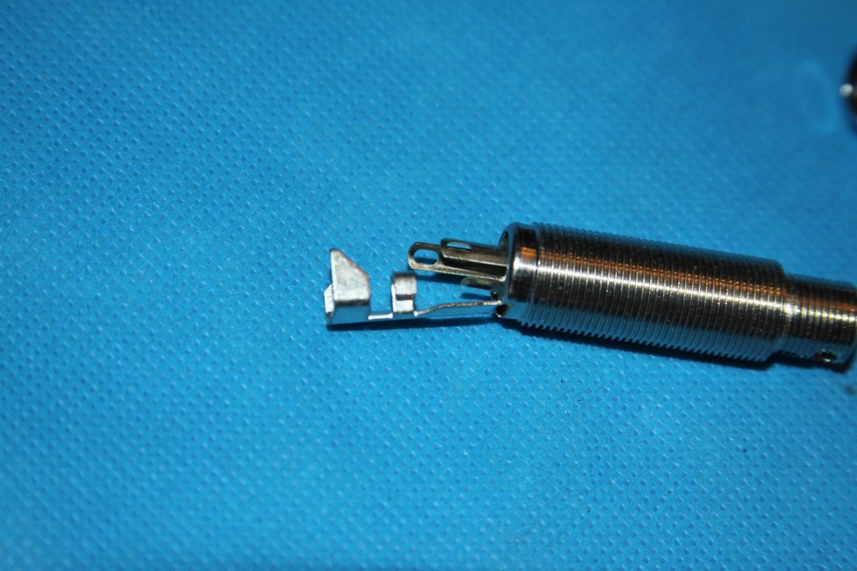 Fishman End Jack with Strap Button, Mono or Stereo