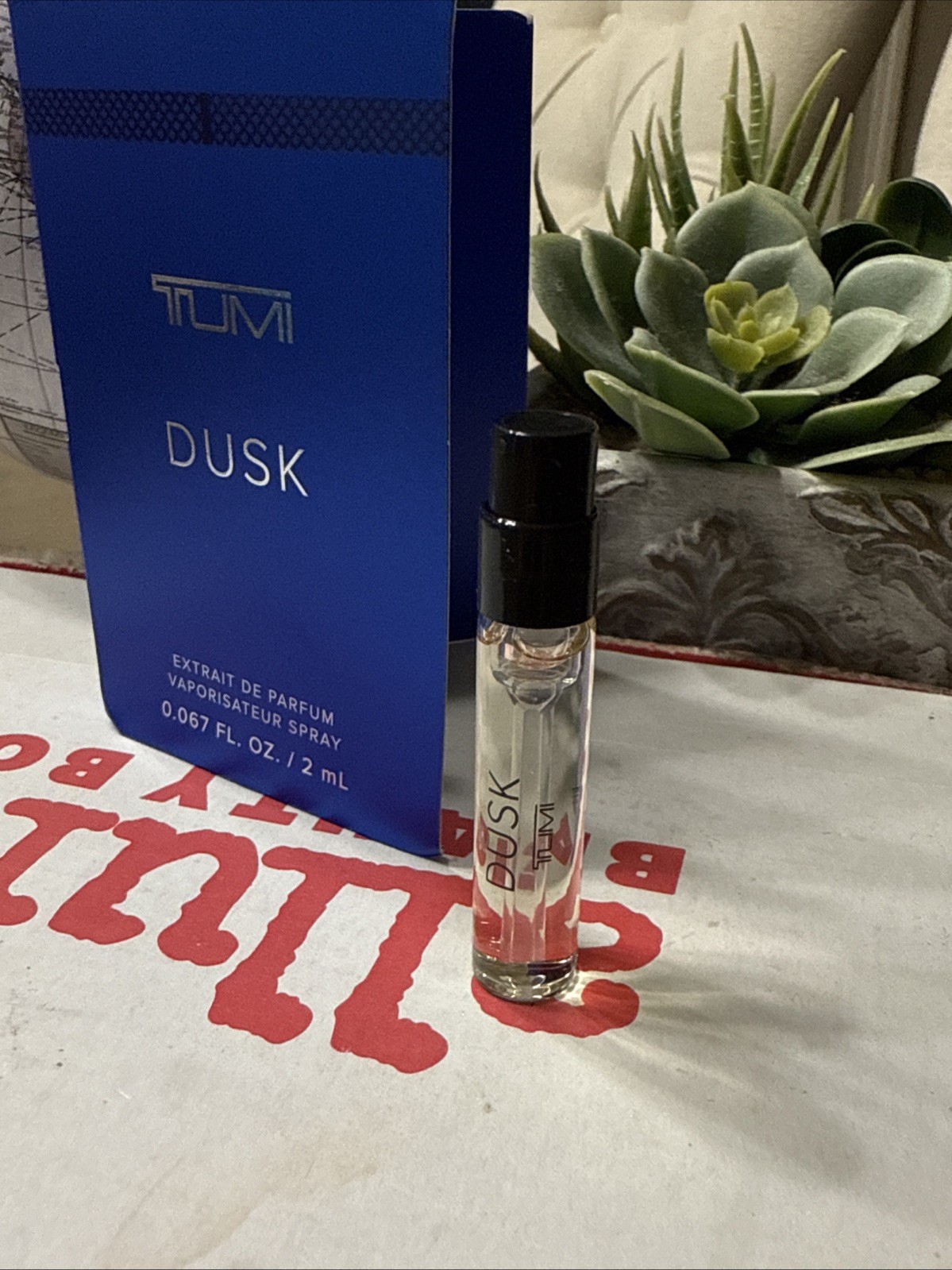 Tumi Dusk Extrait de Parfum Perfume Sample Spray Vial - 2ml/0.67oz Z3