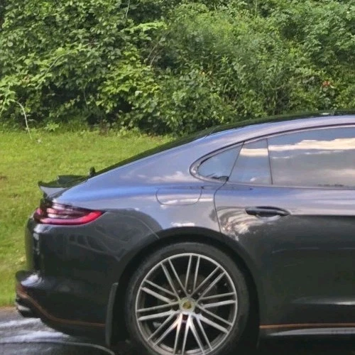 Alerón Porsche Panamera 4s 2018 pintado gris volcán. Funciona con Active Aero Foto 3 de 3