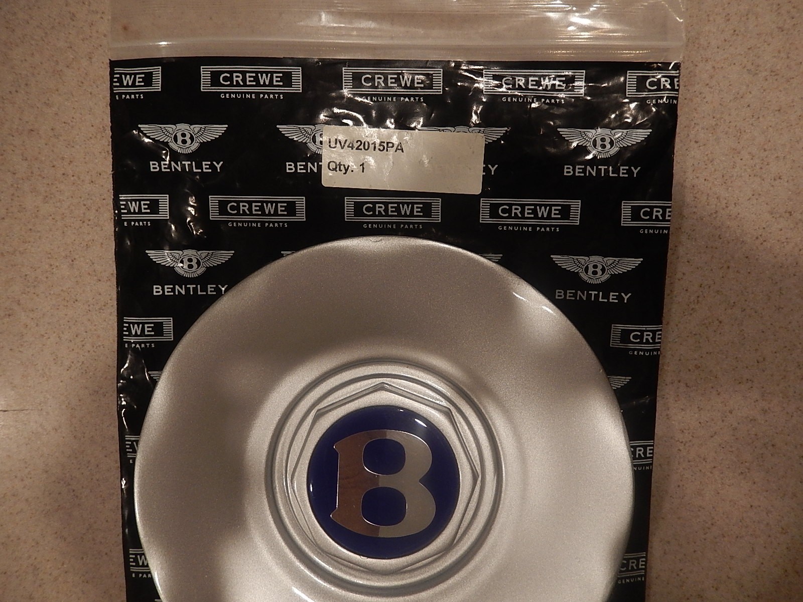 New    Bentley Wheel Hub Cap Fits Azure 1999 - 2003 Silver Wheels 18"x 8.0" NOS