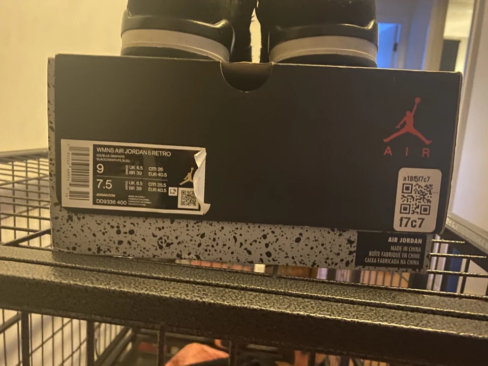 Nike Air Jordan 5 Retro Black/White Sneakers Size 7.5 Womens - Image 4 of 4