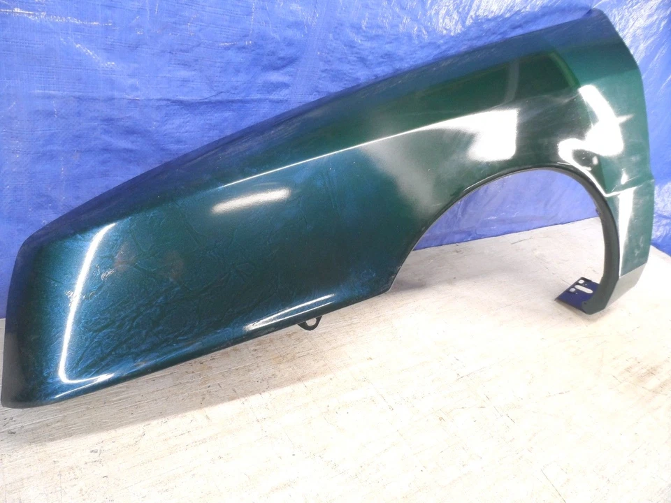 Новое из старых запасов переднее крыло 1987-1994 Dodge Shadow левая сторона водителя НОВОЕ от оригинального производителя 4504953 - Изображение 2 из 4