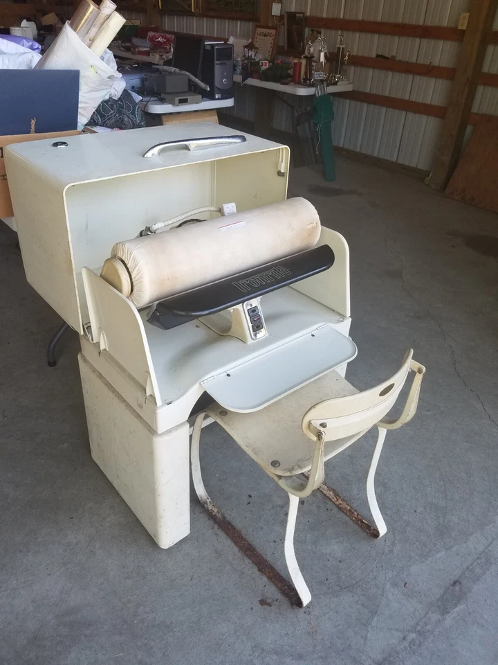 Rodillo de prensa de hierro IronRite modelo 85 comercial de colección prensa y manual Foto 2 de 4