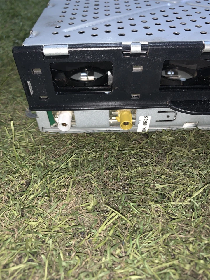 CENTRALINA AUTORADIO AUDI Q7 2006 4E0035541L - Immagine 2 di 4