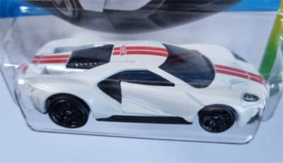 2024 Hot Wheels `17 Ford GT in 1/64 # HTC26 HW Exotics 2017 Race Track