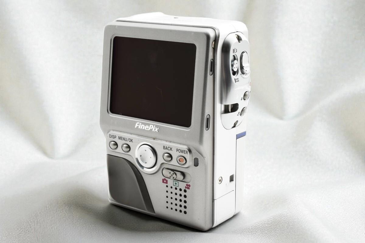 EXC+5] Fujifilm FinePix M603 Silver 6.0 MP Digital Camera w
