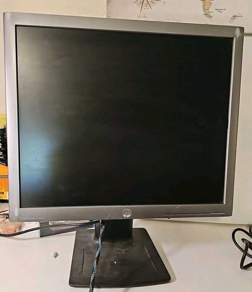 HP EliteDisplay E190i 18.9" LED Backlit LCD Monitor - Silver. Nice Picture. - Image 4 of 4