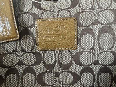 Mackey【美品】COACH ハンプトンズ キャリーオール ショルダー COACH Hamptons Carryall Signature Canvas Tote Bag Caramel Brown | eBay