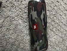 JBL Flip 5 Portable Bluetooth Cylinder Speaker camo /works great