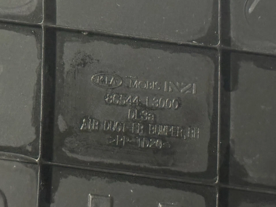 KIA K5 2021-2023 LUZ ANTINIEBLA DELANTERA DERECHA BISEL COMPLETO OEM 86546L3000 Foto 4 de 4