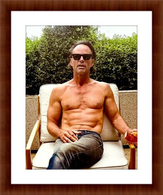 Walton Goggins 8.5 x 11 Candid Color Unframed Photograph Collectable Art Print