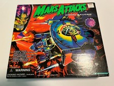 VTG NIB Mars Attacks Doom Saucer Topps Trendmasters Action Figure Vehicle 1996