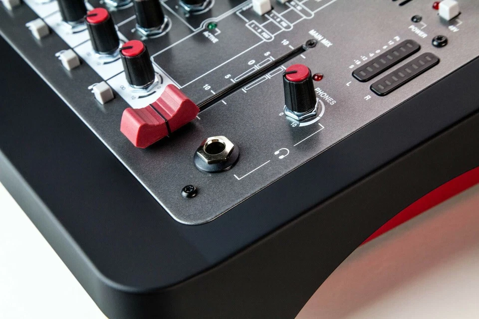 Allen & Heath ZEDi-8 Hybrid Compact Mixer/USB Interface - Image 4 of 4