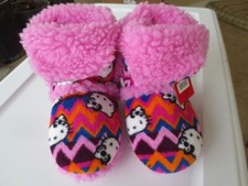 NEW Girl Toddler 11-12 HELLO KITTY Zigzag Tall Fleece Sherpa Line Slipper Bootie