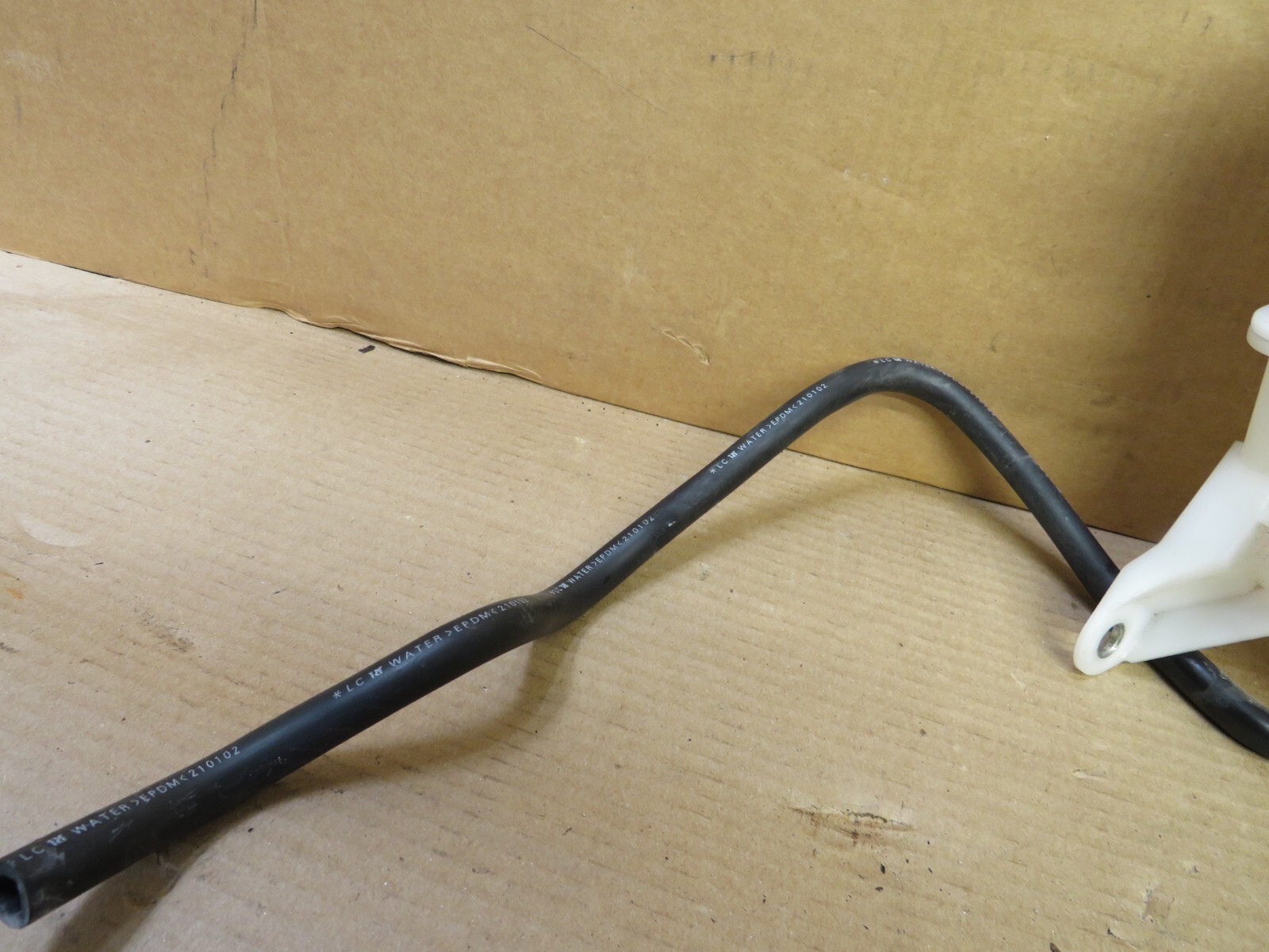 20212023 TOYOTA SIENNA ENGINE COOLANT RESERVOIR 164700P130 OEM 4218