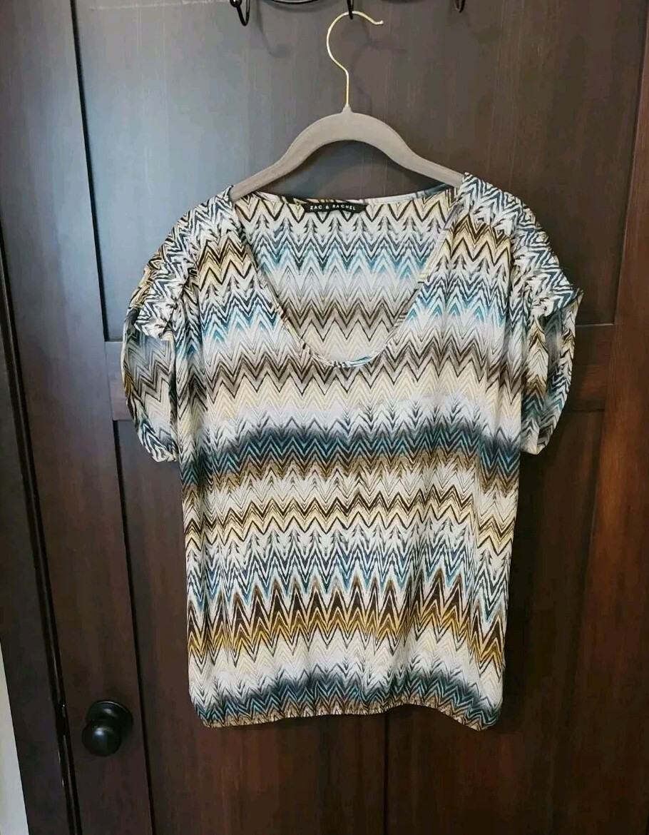 EUC Zac & Rachel Women's Multicolor Chevron Chiffon SS Blouse Top Size Large